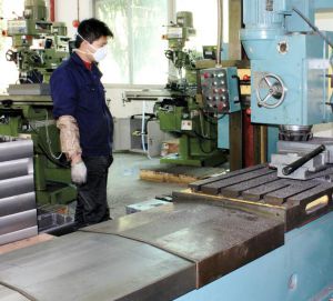 認真上班的同事！